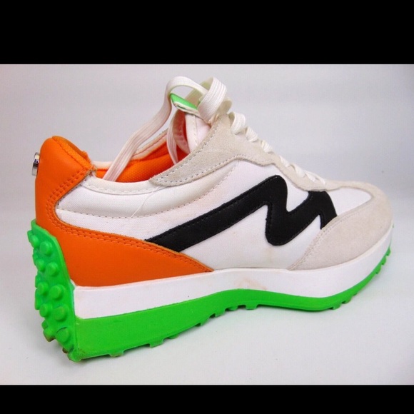 Steve Madden Womens Campo Retro Lace-Up Jogger Casual Sneakers Sz 6 M, White EUC - Picture 3 of 16